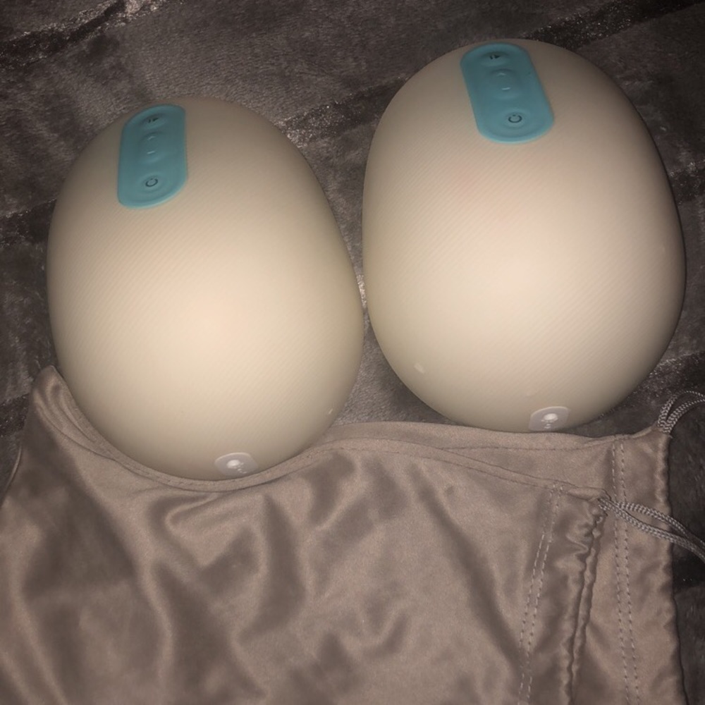 Gently Used for 6 months Willow Pump 1.0